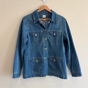 Amazing GAP TAILORED FIT JEAN JACKET in Great Condition. Great for all seasons!